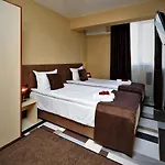 בית הארחה White House 4*