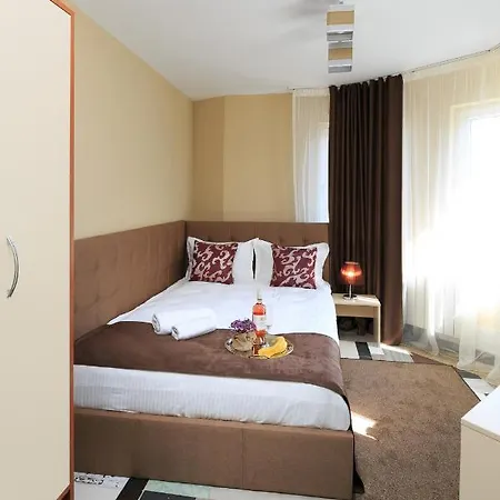 The White House بلوفديف