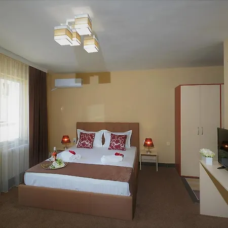 The White House بلوفديف