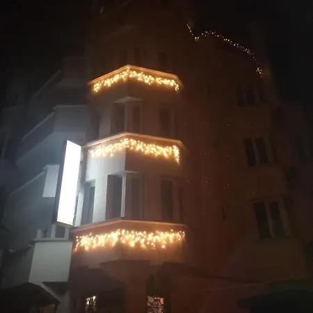 The White House فندق بلوفديف