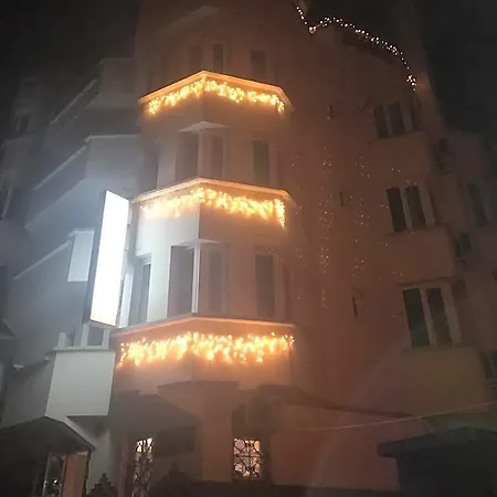 ゲストハウス White House 3*