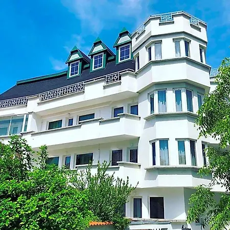 ゲストハウス White House