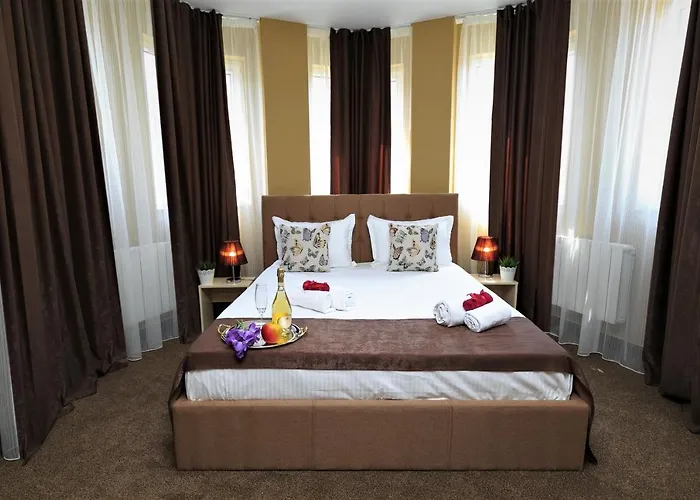 招待所 The White House 4*