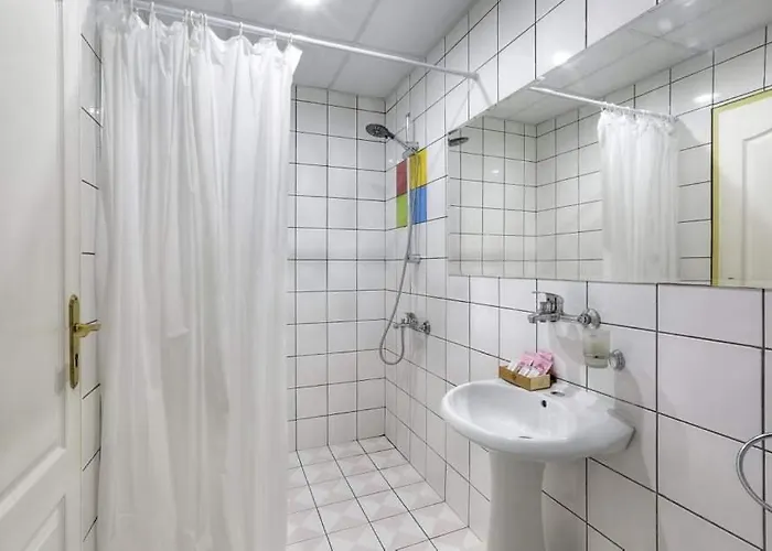 The White House 招待所 4*