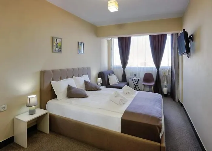 招待所 The White House 4*