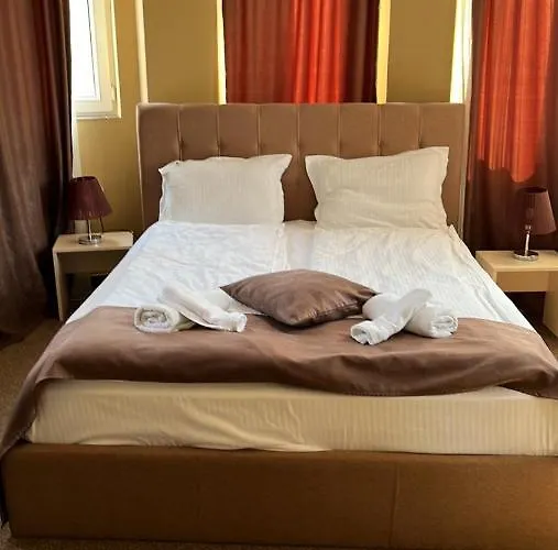 招待所 The White House 4*