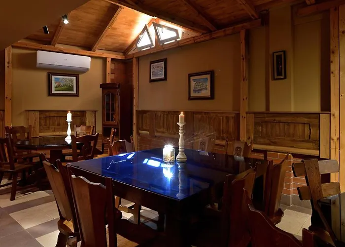 The White House 招待所 4*